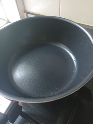 Los geht's mit dem Braten, Pfanne erhitzen.
