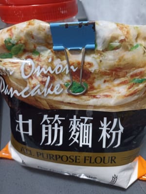 用于湿混合物和制作块状物的小麦粉 50 克用于湿混合物，32 克用于制作块状物