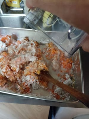 搅拌直至所有材料混合均匀