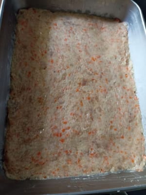 将所有材料与香料混合后，搅拌均匀即可蒸煮。