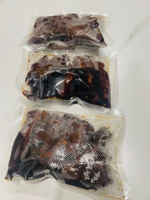 Keep it sealed and heat it up when you want to eat. I have packed it for you in front of the screen. If you want to eat it, press 666 and I will deliver it to your door. You prepare your story and have a drink together😀.