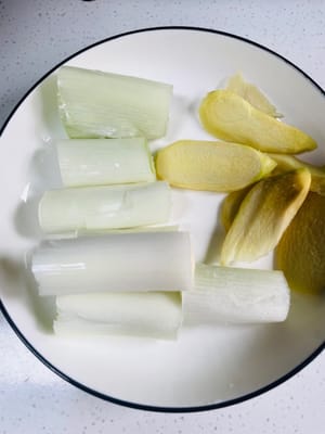 chop the green onion and ginger
