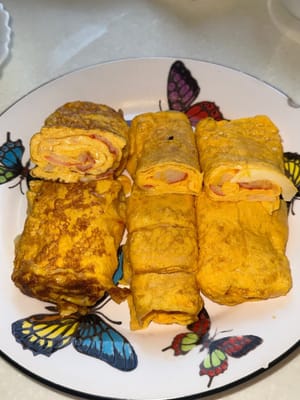 盛於盤中，切成一口大小即可。