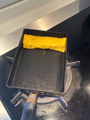 重複上述步驟 3-4 次，或直至達到所需的濃稠度。完成後，在鍋中靜置 20 秒，使邊緣封口。