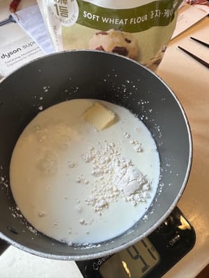 นำส่วนผสมทั้งหมดใส่หม้อสะอาดแล้วผสมด้วยไฟอ่อน