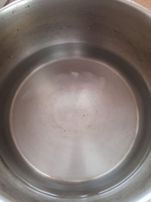 800ml相当の水を4杯用意し、黒砂糖以外の材料をすべて加えます。滑らかになるまでかき混ぜ、ココナッツミルクを加えて完全に滑らかになるまでかき混ぜます。