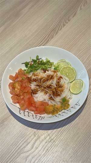 nouilles de riz froides aigres-douces