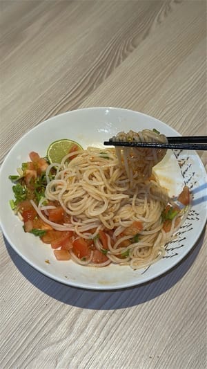 nouilles de riz froides aigres-douces