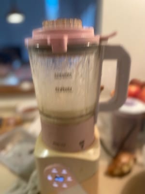 นำส่วนผสมทั้งหมดสำหรับทำเครปไปปั่นจนเนียน แล้วพักไว้ 15 นาที