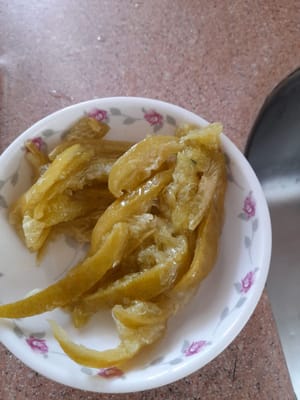 柠檬切片，加糖