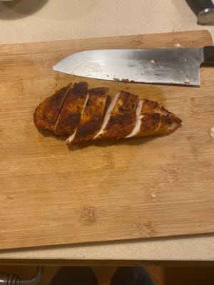 Après la cuisson, laisser reposer 5 minutes et couper en morceaux