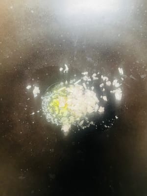 Melt butter in a pan and sauté onion until fragrant.