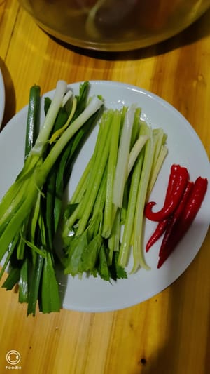 香菜蒜苗小米椒各适量