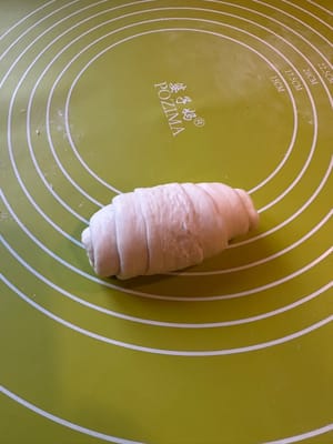 Hasta que quede algo así. Recuerda dejar la punta hacia abajo.