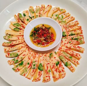 Served with dipping sauce, it is smooth, delicious and nutritious. Enjoy it!
