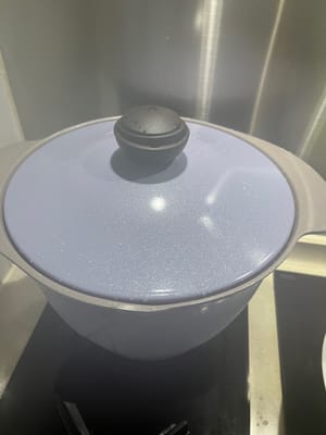 Couvrir et cuire à feu moyen pendant 30 minutes, puis baisser à feu doux et cuire pendant 20 minutes.