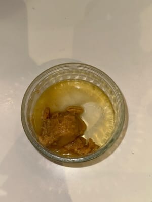 將味噌、味醂、料酒和蜂蜜混合，調至濃稠狀態，製成味噌醬