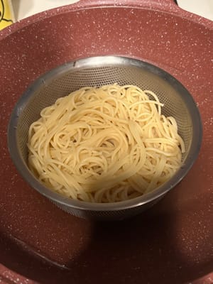 la mia ha cotto per circa 9 minuti. Una volta cotta, scolarla e conservarla