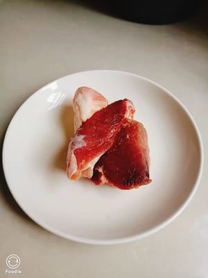 新新鲜的猪肉100克