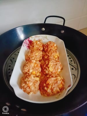 盖上盖蒸20分钟，准备出锅。