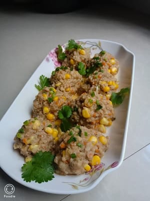 新鲜多汁的山药肉丸非常好吃。做好了。