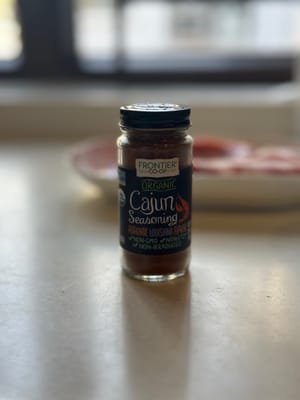 卡真調味料，佔豬肉重量的0.7%