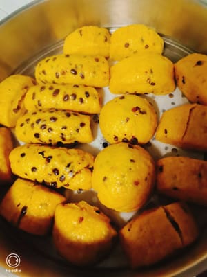 ซาลาเปาไส้ฟักทองและถั่วแดงสุกแล้ว