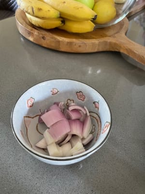 Échalotes (coupées en gros morceaux)