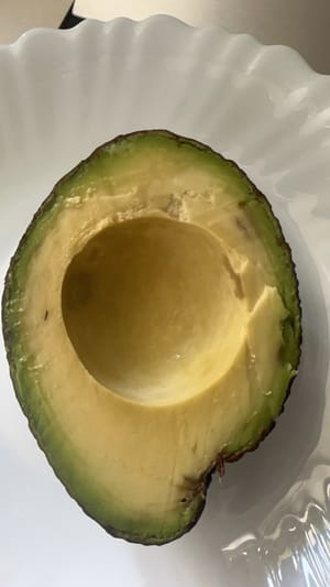 牛油果一半