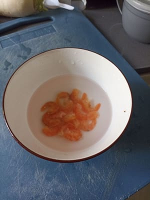 虾米浸泡10分钟