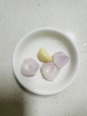 Chop the soaked mushrooms into small pieces and set aside.