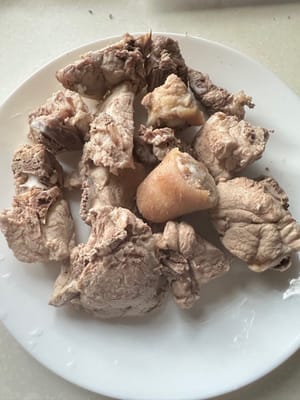 600g pig tail bone.