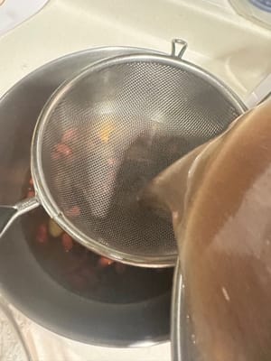 Filter the soup residue after cooking for 3 hours