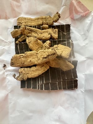 Soak Eurycoma longifolia for 5 minutes, clean and set aside