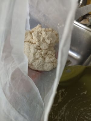 In einen Beutel geben
