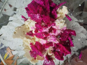 150g of dragon fruit cut into small pieces and mix with 400g of tofu into small pieces