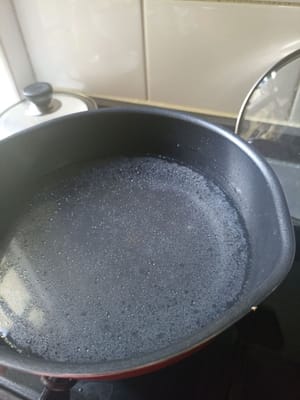 Panaskan air.