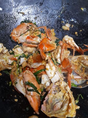 The crab is cooked, remove and set aside