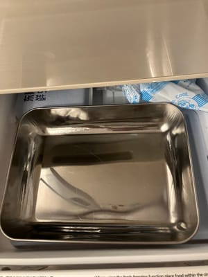準備食物前，將金屬鍋放入雪櫃冷凍一小時。金屬鍋可以加速食物變硬。