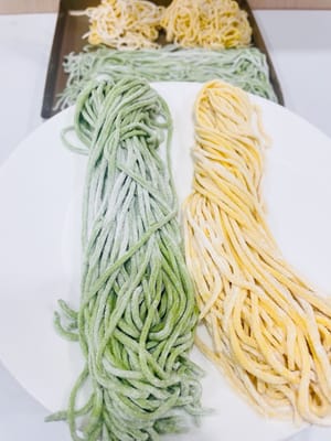 The formed fruit and vegetable noodles can be dried and stored or cooked directly.