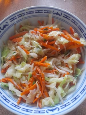 Taste the flavor, remove from heat (stir-fry the vegetables briefly, don't overcook them, so they still have a crunchy taste, remove from heat)