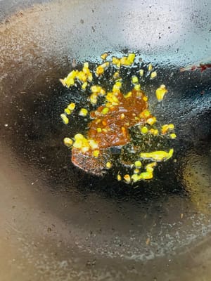 Relleno de salsa de soja: Calentar el aceite en una sartén a fuego lento, añadir cebolleta picada, 2 cucharadas de salsa de judías dulces, 2 cucharadas de salsa de soja, 1 cucharada de salsa de soja oscura, 1 cucharada de salsa de ostras, 1/4 de cucharada de pimienta blanca en polvo y vino de cocina, luego verter 500 gramos de carne picada y sofreír hasta que salga aceite. Agregue los frijoles picados (yo uso una licuadora) y saltee hasta que estén cocidos. Si lo deseas puedes agregar 3 gramos de esencia de pollo.