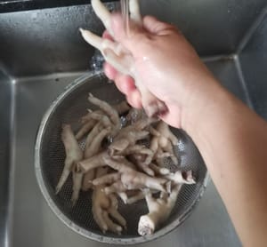 poi buttate via l'acqua e lavateli uno ad uno fino al termine