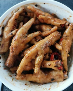 Lasciate marinare finché tutti gli ingredienti non saranno ben amalgamati e lasciate riposare per 30 minuti in modo che le spezie vengano assorbite.