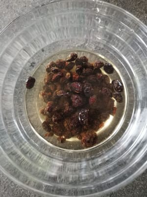 poi mettere in ammollo i fagioli di soia neri per 5 minuti