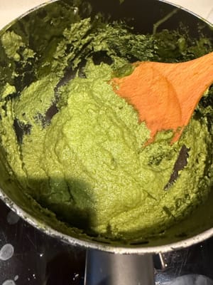 Kecilkan api dan aduk terus hingga mengental. Sisihkan dalam panci.