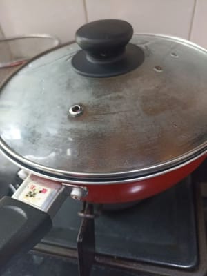 Abdecken und bei schwacher Hitze kochen.