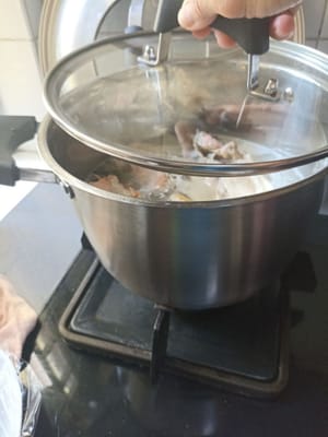 Tutup lanjutkan memasaknya ,masak duapuluh menitan,5menit api besar 15 menit api kecil
