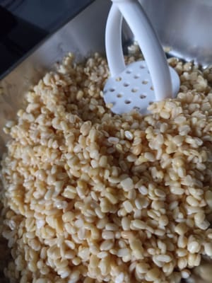 schiacciare o frullare fino a ottenere un composto liscio