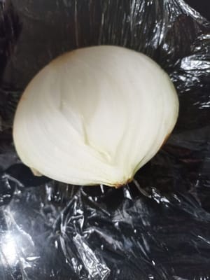 /2  biji Bawang bombay